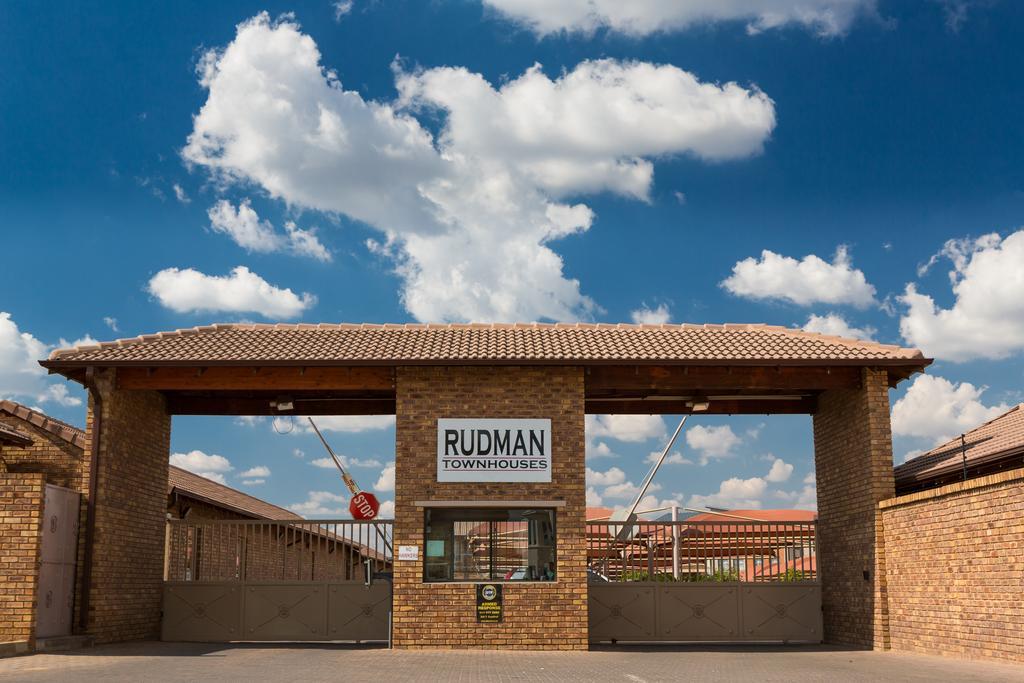 Rudman Townhouses - Family Apartment 복스버그 외부 사진